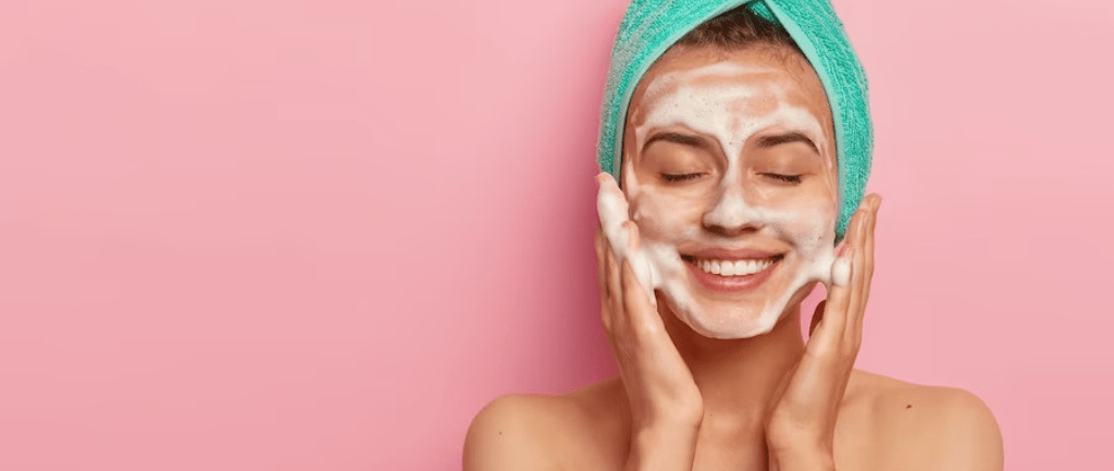 5 Advantages Of Applying Face Wash For Oily Skin In Summer