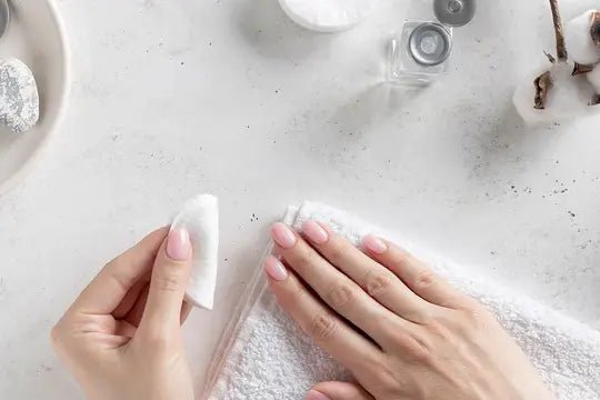 6 Steps to Use The Best Nail Polish Remover - JaqulineUSA