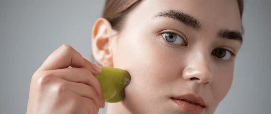 How to Use Gua Sha Stone for a Youthful Glow : The Ultimate Guide - JaqulineUSA